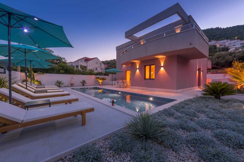 Villa Siente with Pool