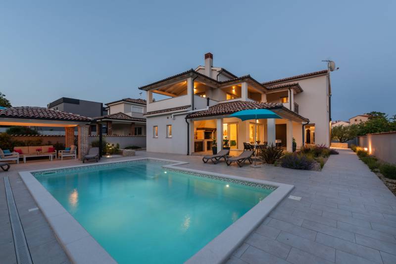 Villa Eclectica mit Pool Pula