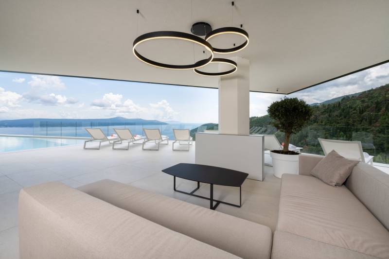 Luxusvilla Oceanic Abstraction mit Pool Opatija