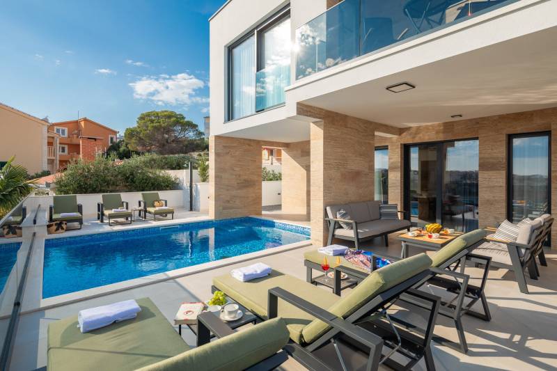 Luksuzna Vila Karla s Bazenom Trogir