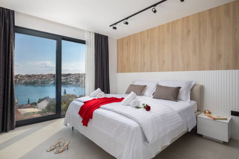 Luksuzna Vila Karla s Bazenom Trogir
