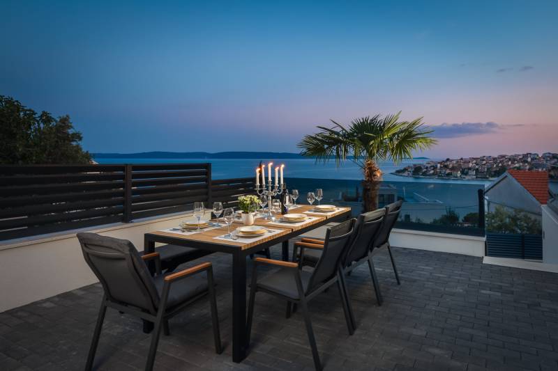 Luksuzna Vila Karla s Bazenom Trogir