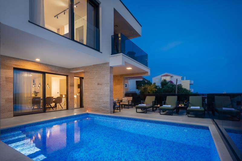 Luksuzna Vila Karla s Bazenom Trogir