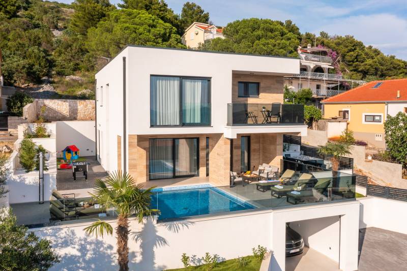 Luksuzna Vila Karla s Bazenom Trogir