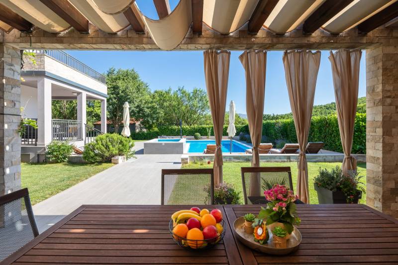 Villa Verde mit Pool Split