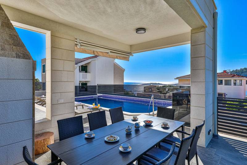 Villa Musica di Notte mit Pool Primošten