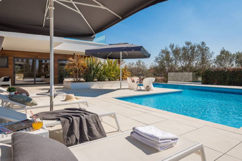 Villa Old Olive Prima med Basseng Pula