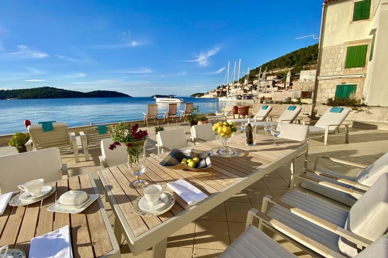 Apartment Donna with Sea View I Vis