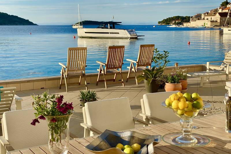 Apartment Donna with Sea View I Vis