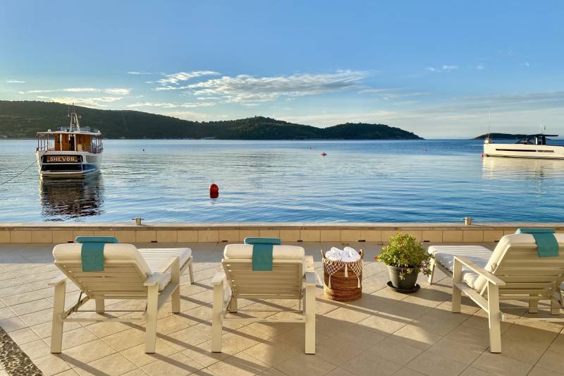 Apartment Donna with Sea View I Vis