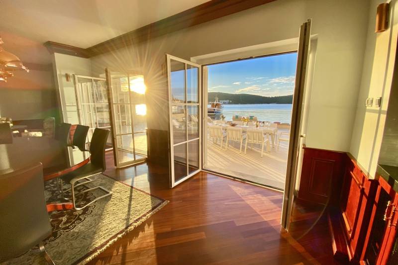 Apartment Donna with Sea View I Vis