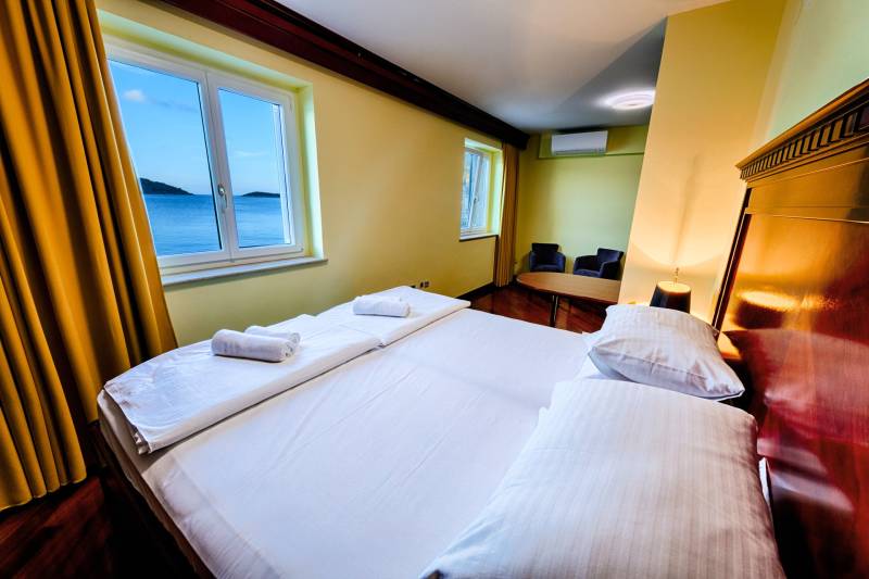 Apartment Donna with Sea View I Vis