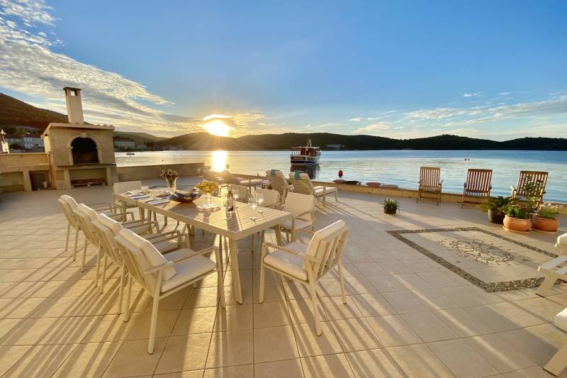 Apartment Donna with Sea View I Vis
