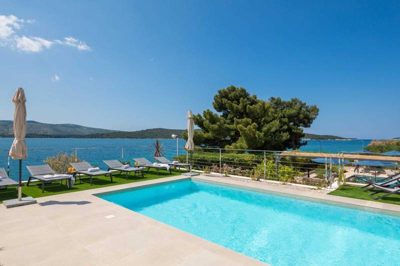 Beachfront Villa Mona Lisa with Pool