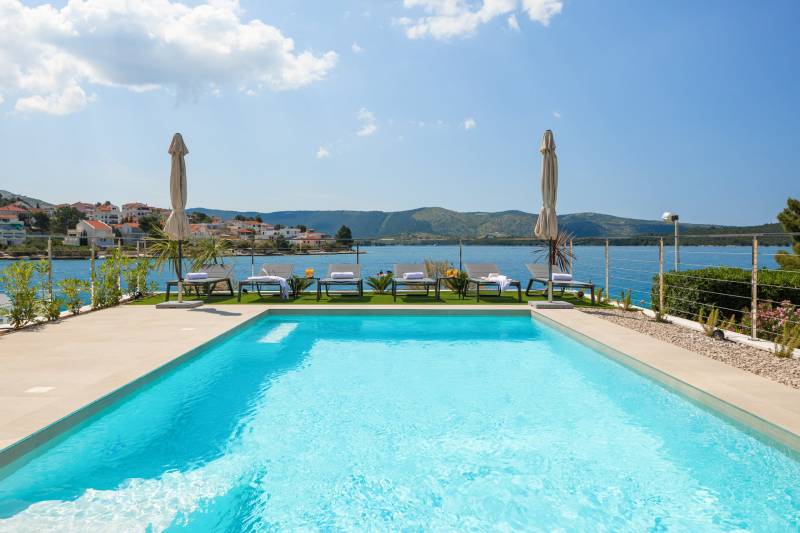 Strandvilla Mona Lisa mit Pool Šibenik