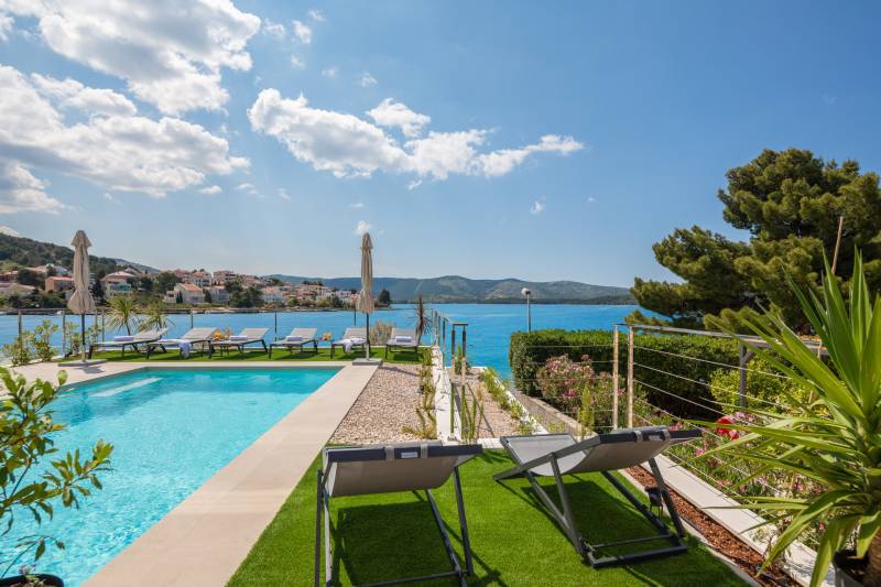 Strandvilla Mona Lisa mit Pool Šibenik