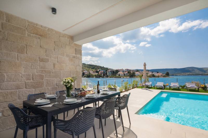 Strandvilla Mona Lisa mit Pool Šibenik
