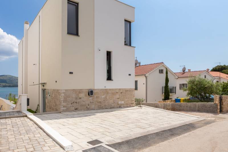 Strandvilla Mona Lisa mit Pool Šibenik