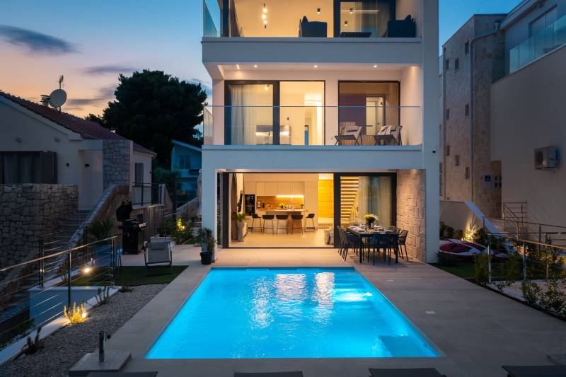 Strandvilla Mona Lisa mit Pool Šibenik