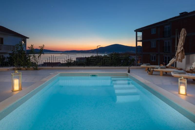 Luxury Villa de Mar with Pool