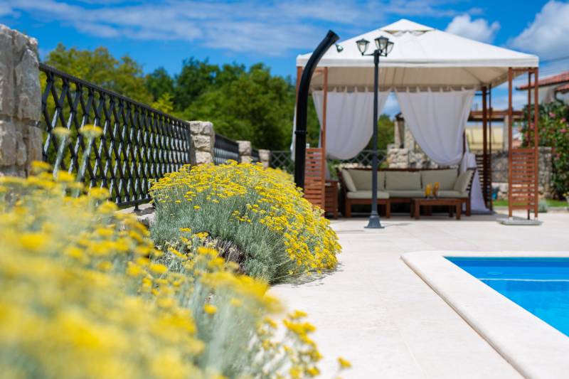 Villa Flower Escape mit Pool Krk