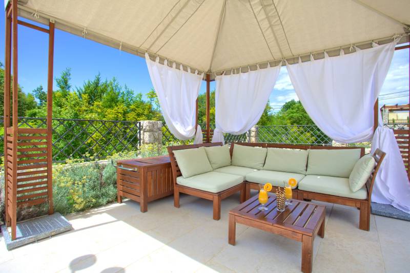 Villa Flower Escape mit Pool Krk
