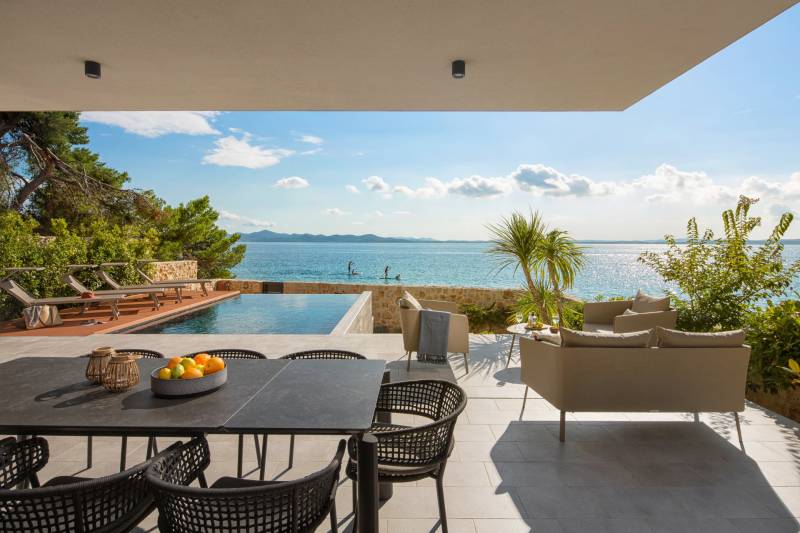 Strandvilla Blue Voyage mit Pool Zadar