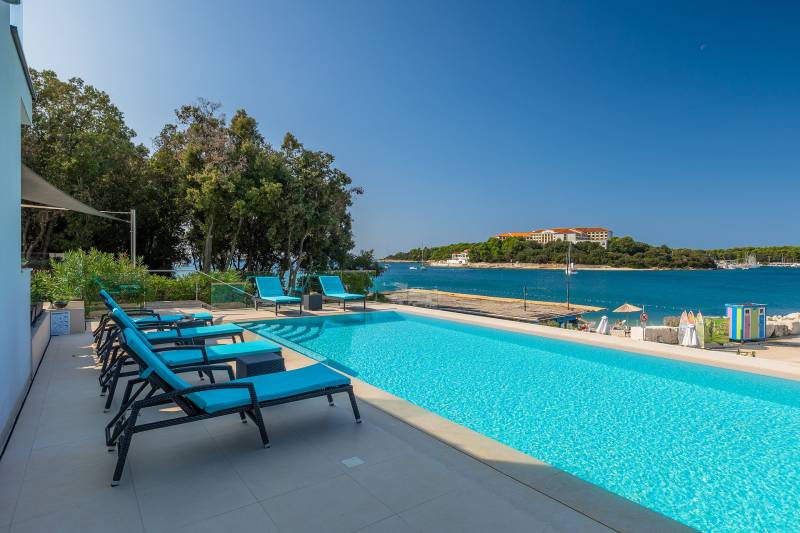 Strandvilla Naviblue mit Pool Pula