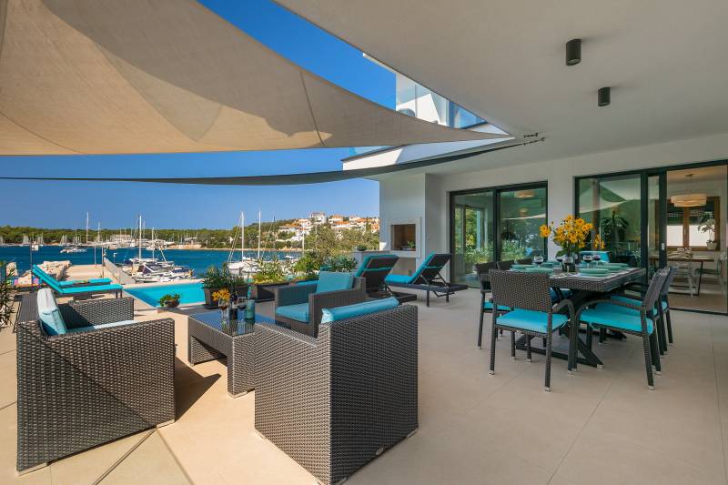 Strandvilla Naviblue mit Pool Pula