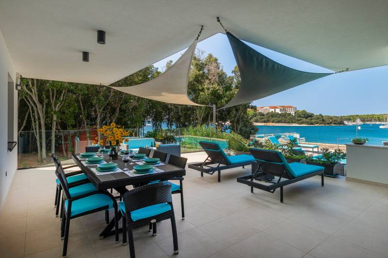 Strandvilla Naviblue mit Pool Pula