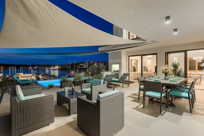 Strandvilla Naviblue mit Pool Pula