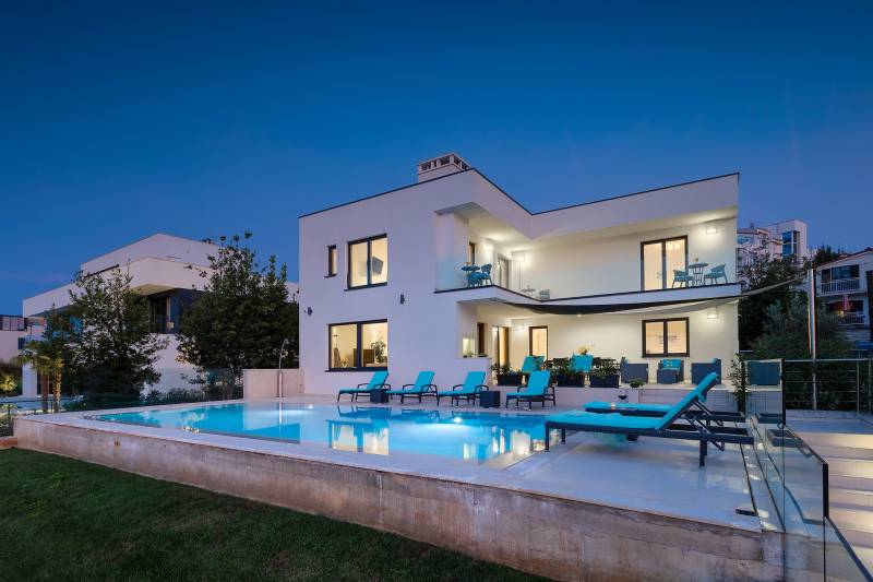 Strandvilla Naviblue mit Pool Pula