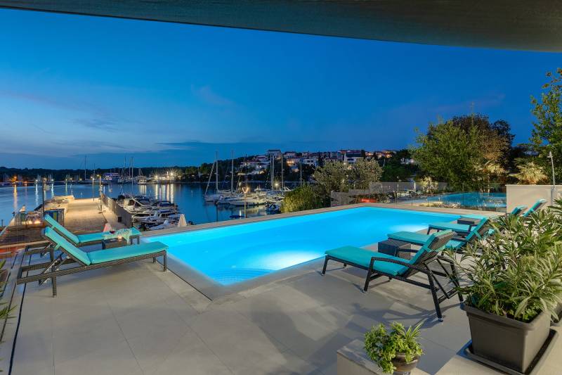 Strandvilla Naviblue mit Pool Pula