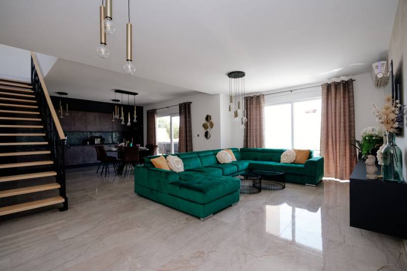 Villa Emerilla med Basseng Pula