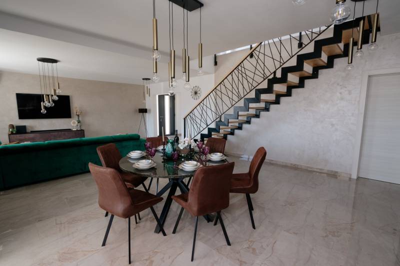 Villa Emerilla med Basseng Pula