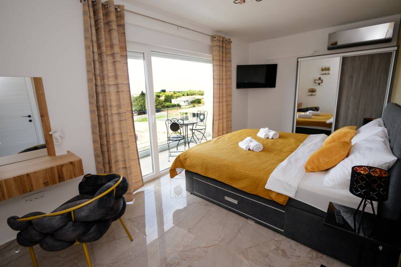 Villa Emerilla med Basseng Pula