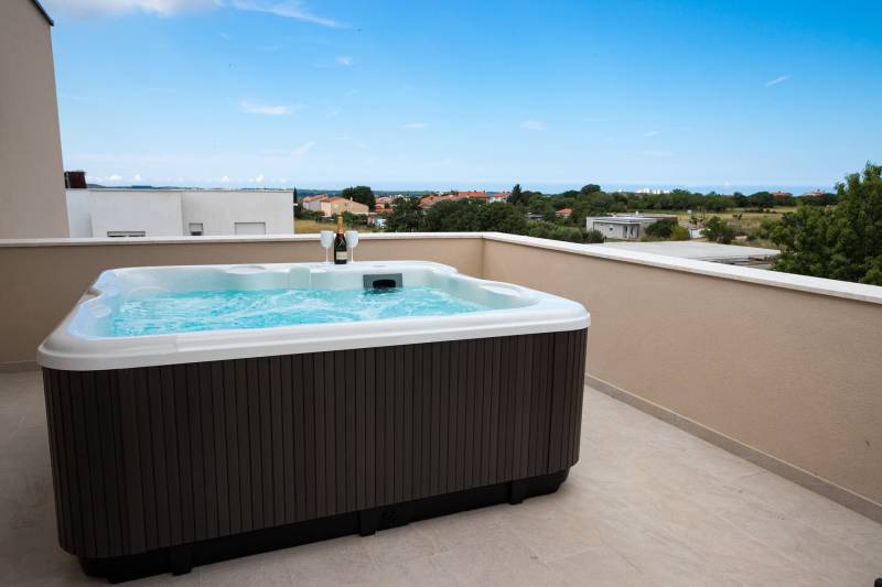 Villa Emerilla med Basseng Pula