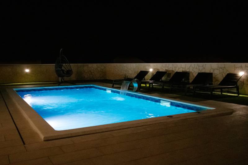 Villa Emerilla med Basseng Pula