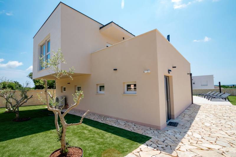 Villa Emerilla med Basseng Pula