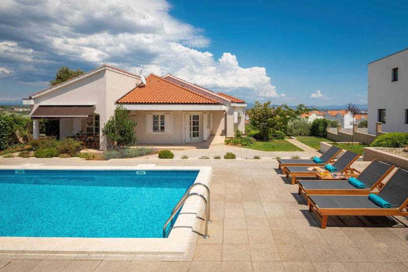 Villa Gloris with Pool