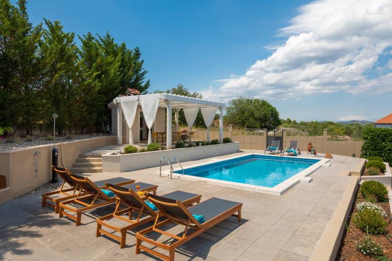 Vila Gloris s Bazenom Šibenik