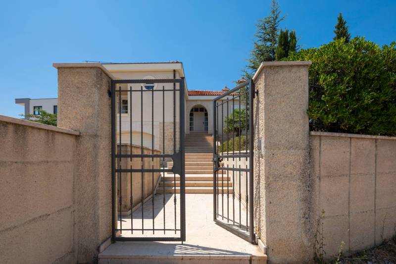 Vila Gloris s Bazenom Šibenik
