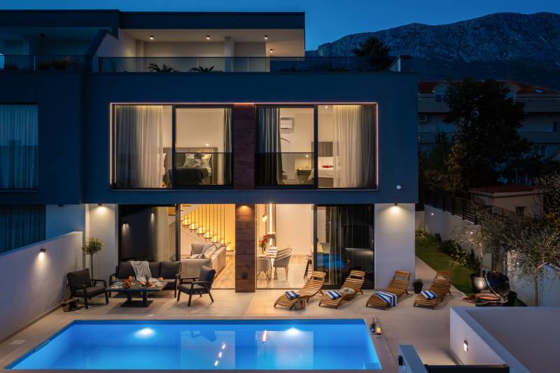 Luxusvilla Etera mit beheiztem Pool Split