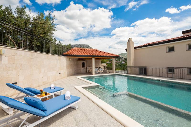 Vila Serenity Gardens s Bazenom Split