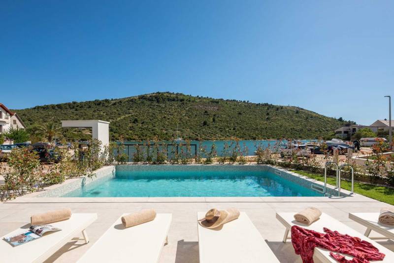 Strandvilla Seabird med Basseng Primošten