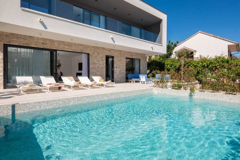 Strandvilla Seabird med Basseng Primošten