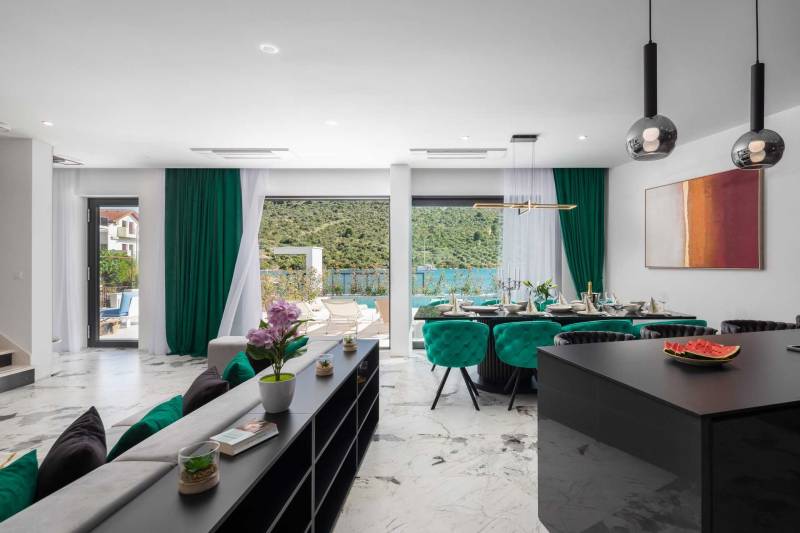 Strandvilla Seabird med Basseng Primošten