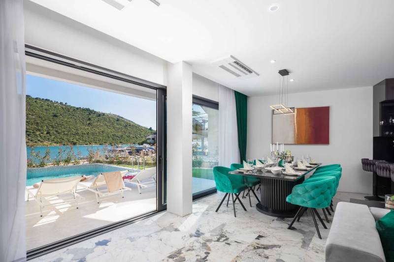 Strandvilla Seabird med Basseng Primošten