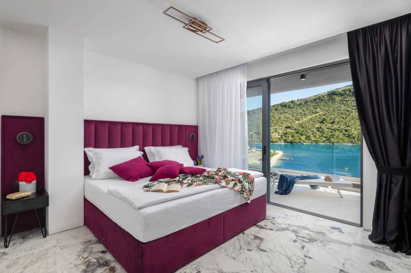 Strandvilla Seabird med Basseng Primošten