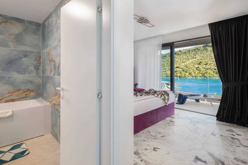 Strandvilla Seabird med Basseng Primošten